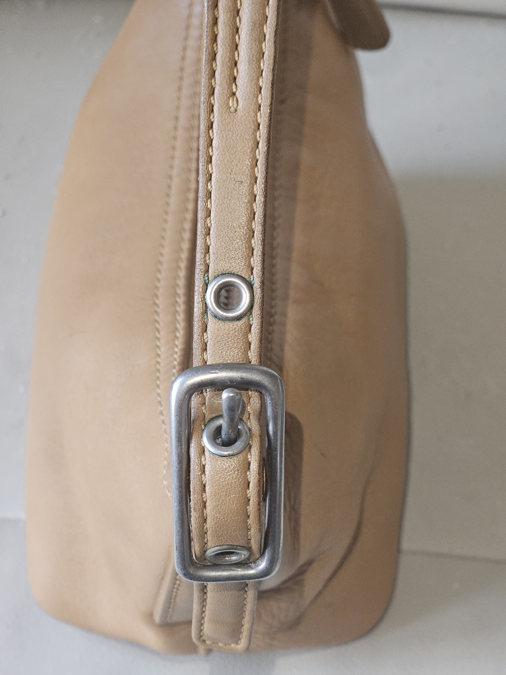 Vintage Coach Tan Leather Shoulder Hobo Bag - Picture 5 of 16
